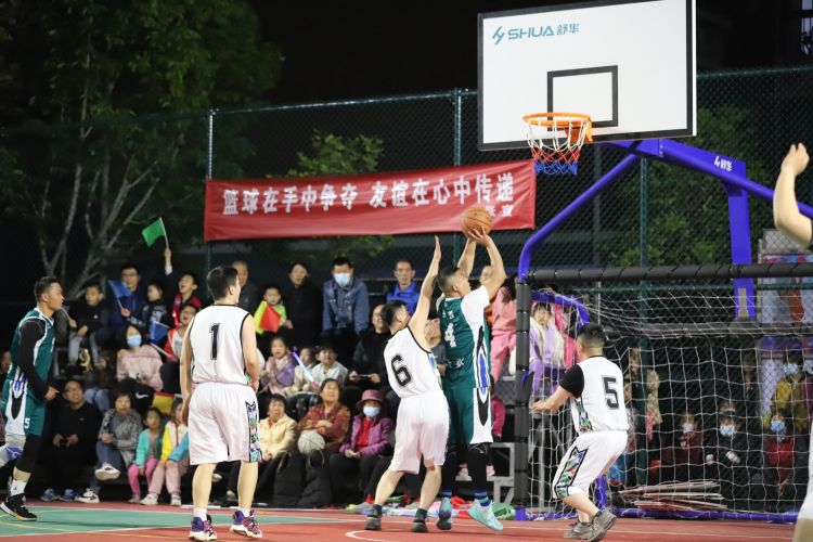 在比赛